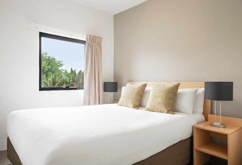 2 Bedroom Premium Apartment, Breakfree Adelaide