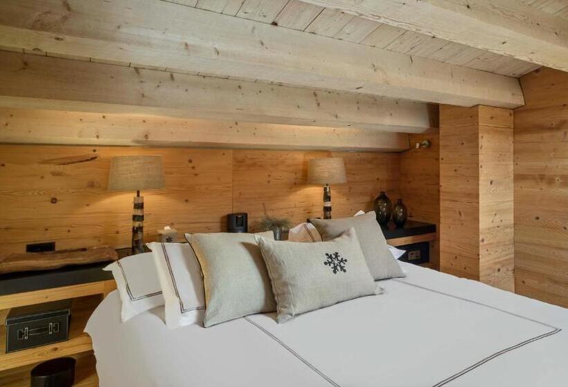 Полулюкс, Unique Hotel Post