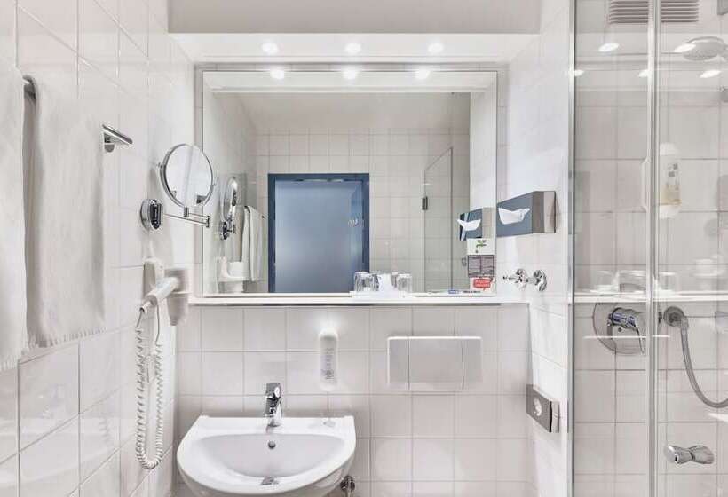 Номер Комфорт, H+ Hotel Frankfurt Airport West