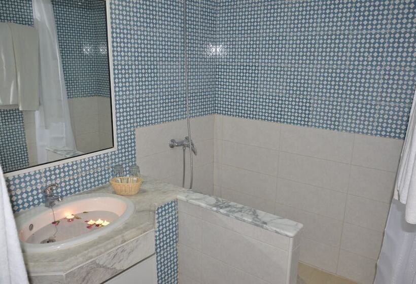 اتاق خانوادگی, Thapsus Beach Resort