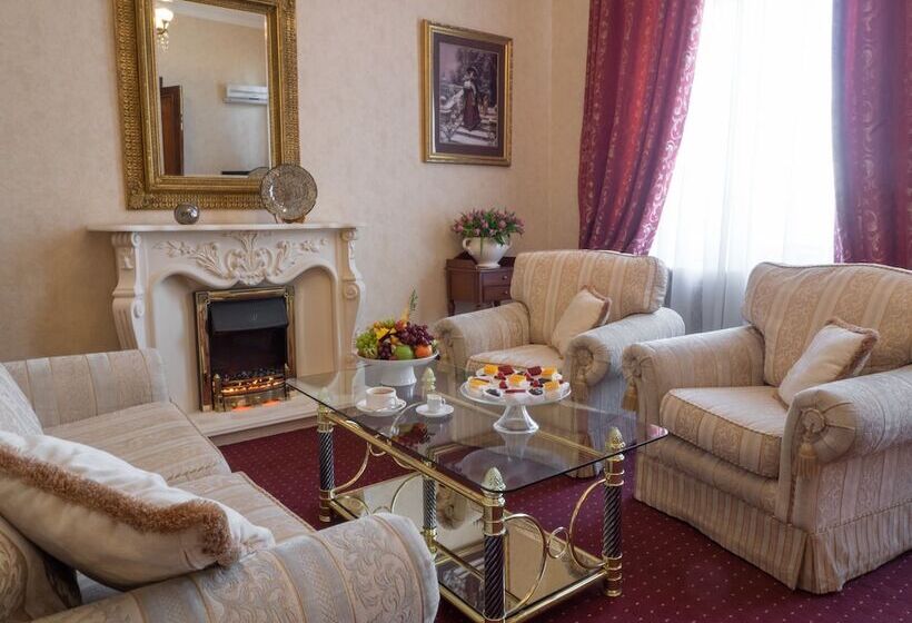 سوئیت کلاب, Legendary Hotel Sovietsky