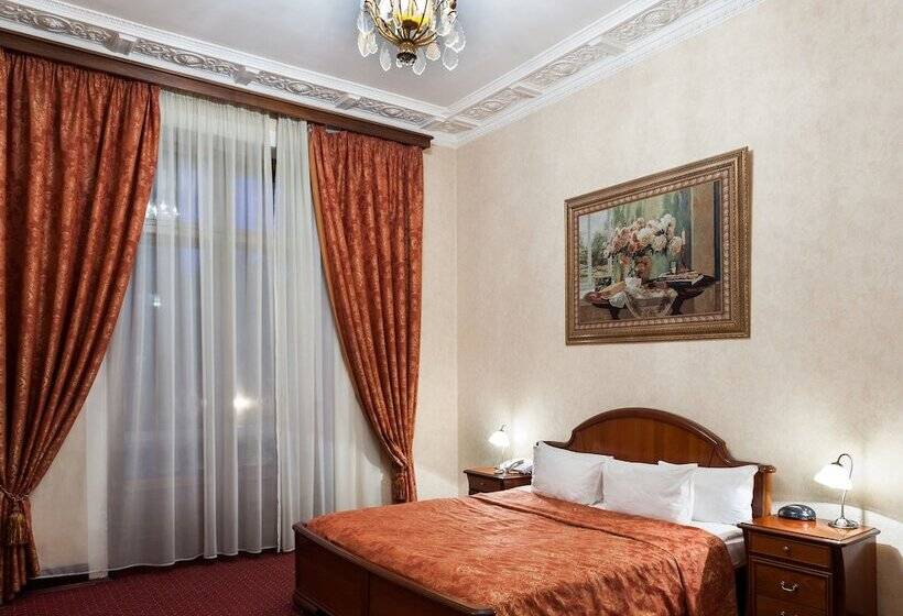 سوئیت کلاب, Legendary Hotel Sovietsky