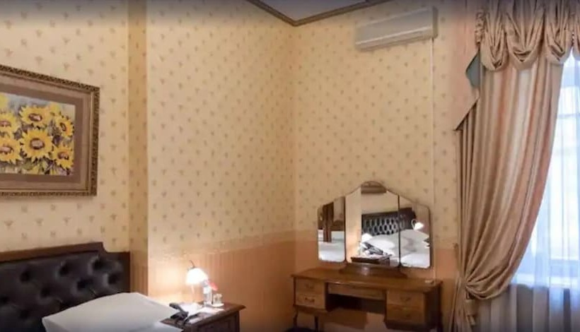 سوئیت کلاب, Legendary Hotel Sovietsky