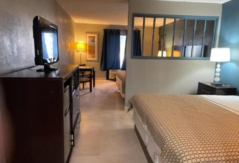 스위트 킹사이즈 침대, Guest Inn Lake City