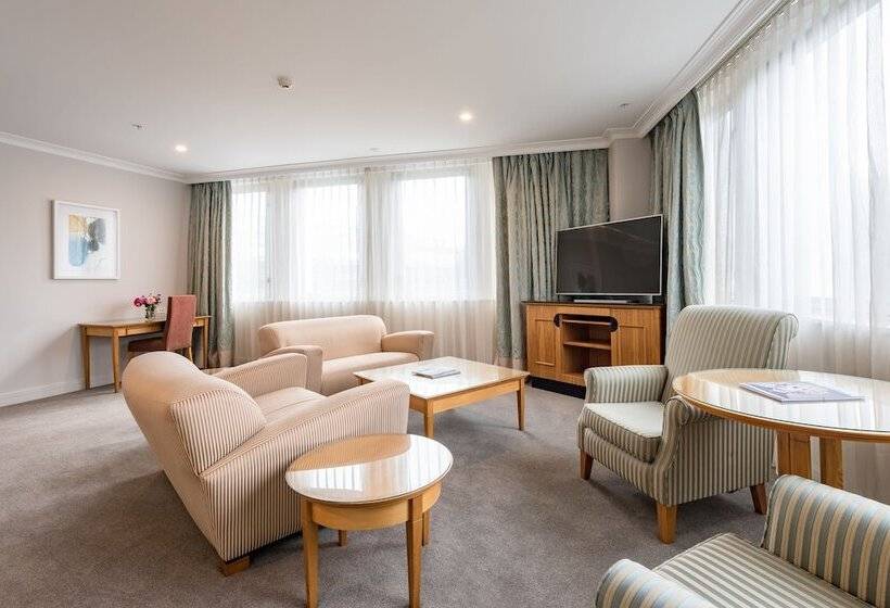 Люкс Классика, Distinction Christchurch