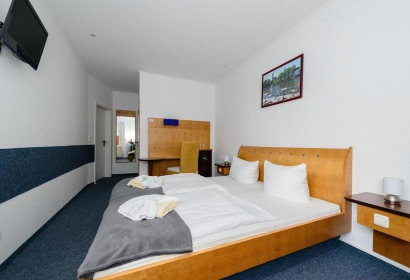 اتاق استاندارد چهار تخته, City Hotel Pension Brandenburg