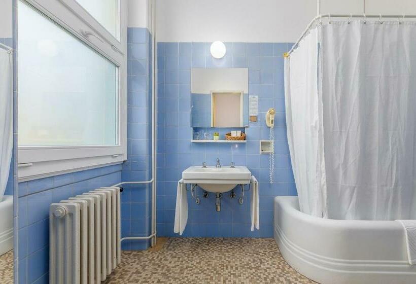 اتاق استاندارد با چشم‌انداز باغ, Brijuni Rooms Karmen
