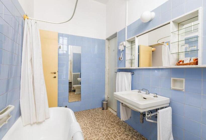 اتاق خانوادگی با چشم‌انداز دریا, Brijuni Rooms Karmen