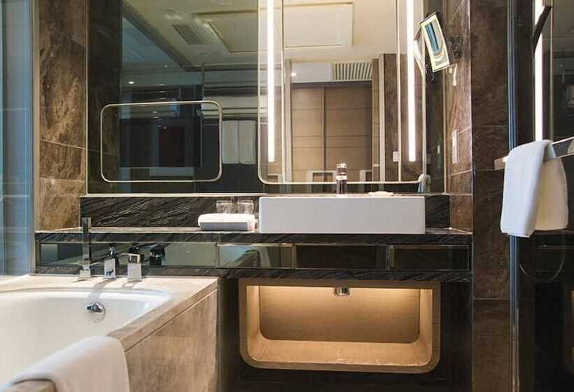 اتاق لوکس, Royal Plaza