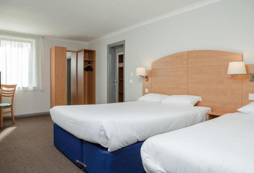 Четырехместный Номер Стандарт, Campanile Hotel Dartford