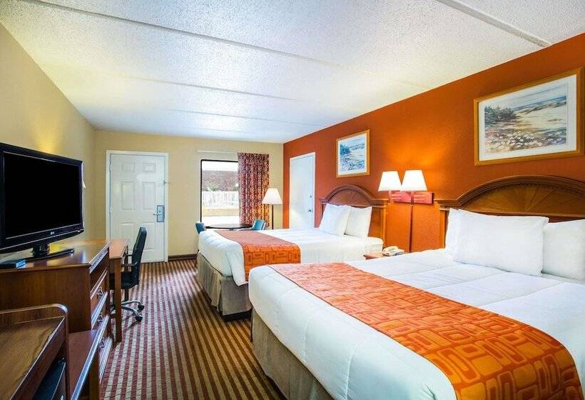 带2个双人床的标准工作室, Howard Johnson By Wyndham Panama City