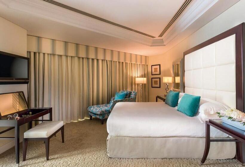 Люкс Superior, Mövenpick Grand Al Bustan