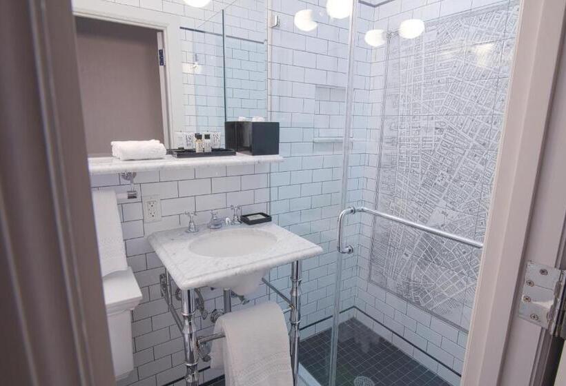 سوئیت جونیور با تخت بزرگ, The Frederick Hotel Tribeca