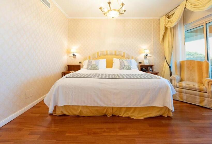 سوئیت رویال, Grand Hotel Del Mare Resort & Spa