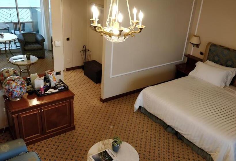 سوییت با چشم‌انداز دریا, Grand Hotel Del Mare Resort & Spa