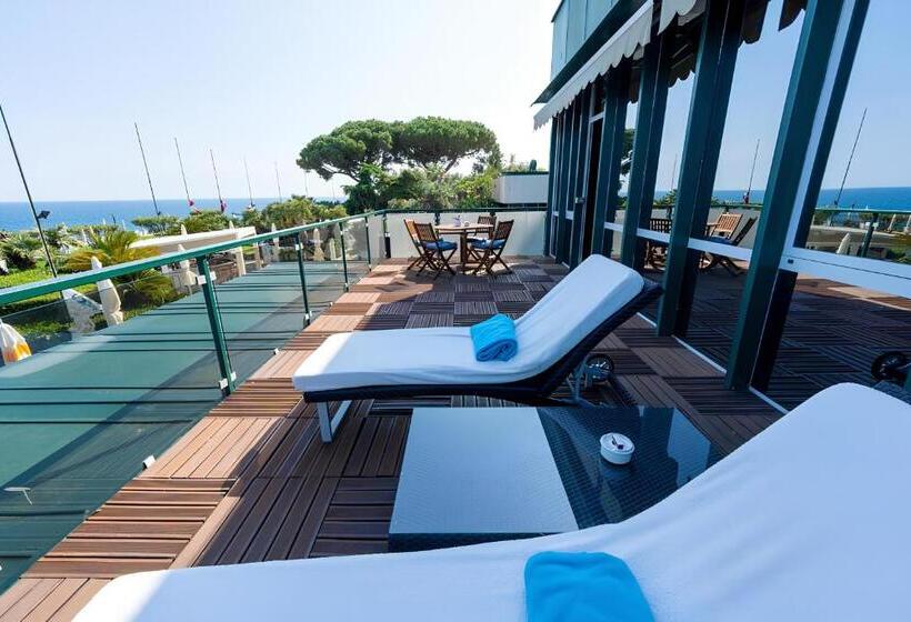سوییت با چشم‌انداز دریا, Grand Hotel Del Mare Resort & Spa