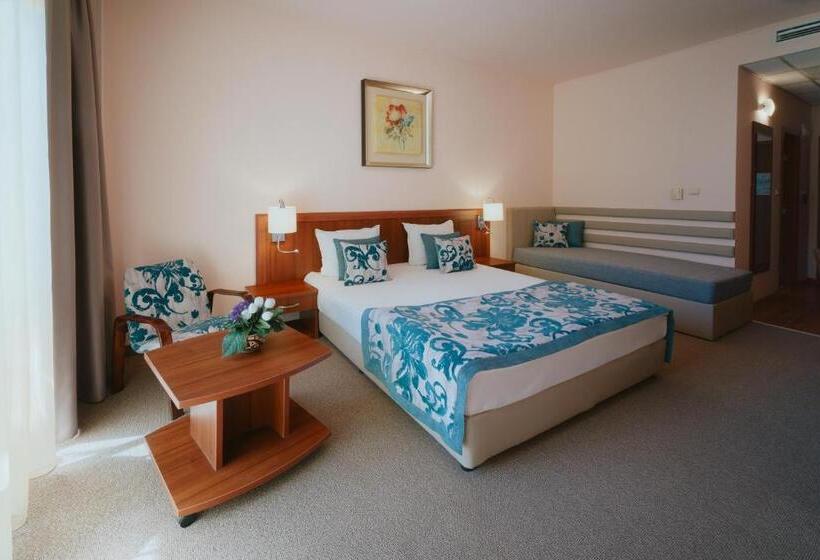 Трехместный Номер Стандарт с Балконом, Kristal Hotel   All Inclusive