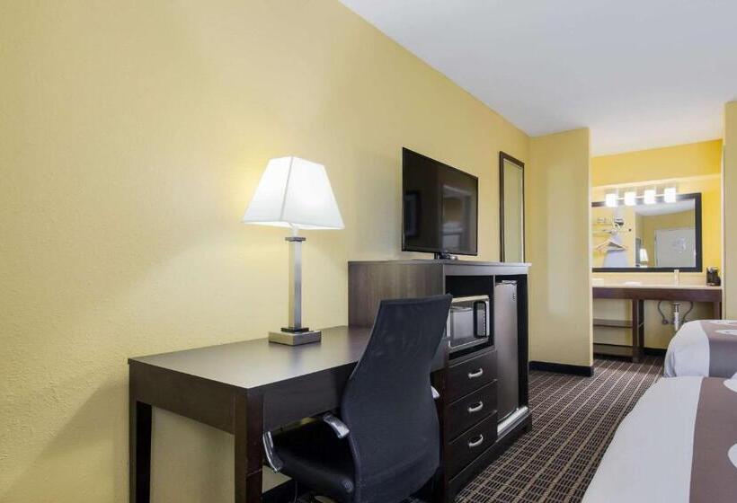 스탠다드 룸 킹사이즈 침대, Quality Inn