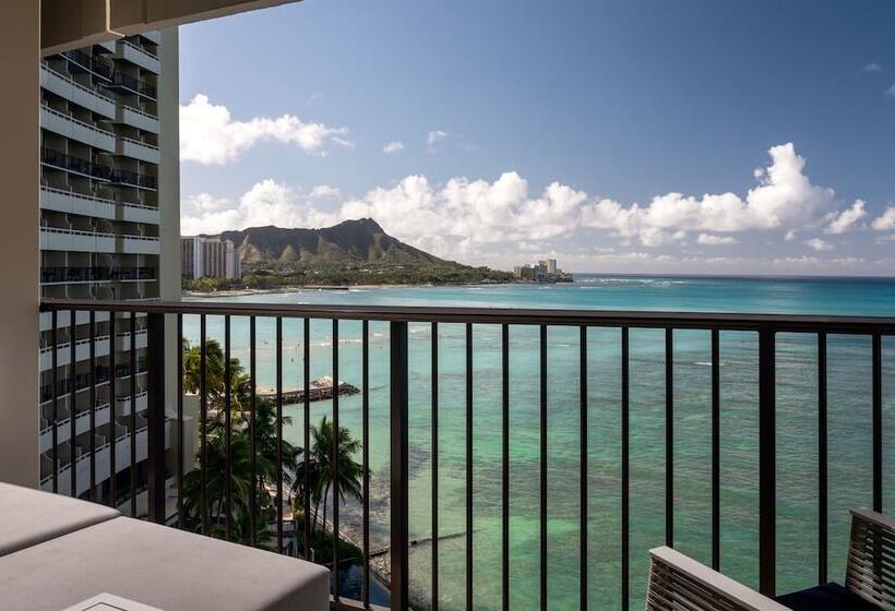 اتاق استاندارد با تخت دوبل و چشم‌انداز دریا, Sheraton Waikiki Beach Resort