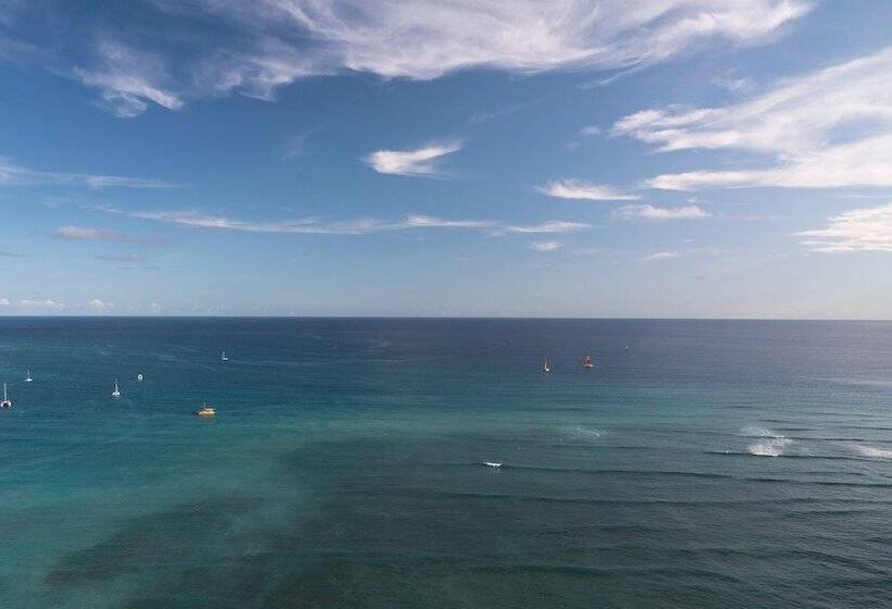 اتاق استاندارد با تخت دوبل و چشم‌انداز دریا, Sheraton Waikiki Beach Resort