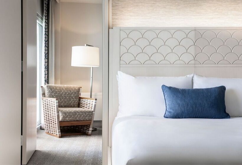 سوییت با چشم‌انداز دریا, Sheraton Waikiki Beach Resort