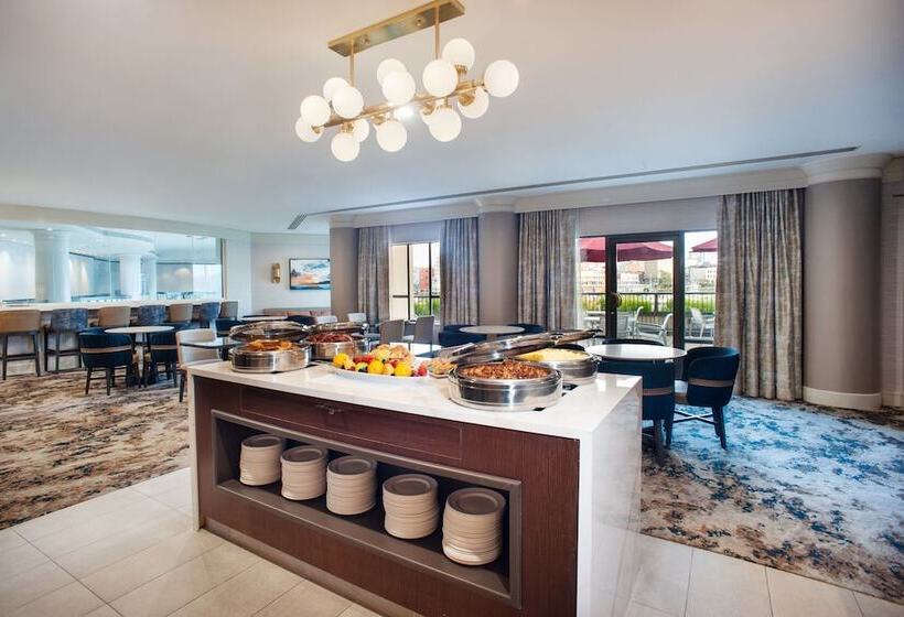 クラブルーム, Delta Hotels By Marriott Victoria Ocean Pointe Resort