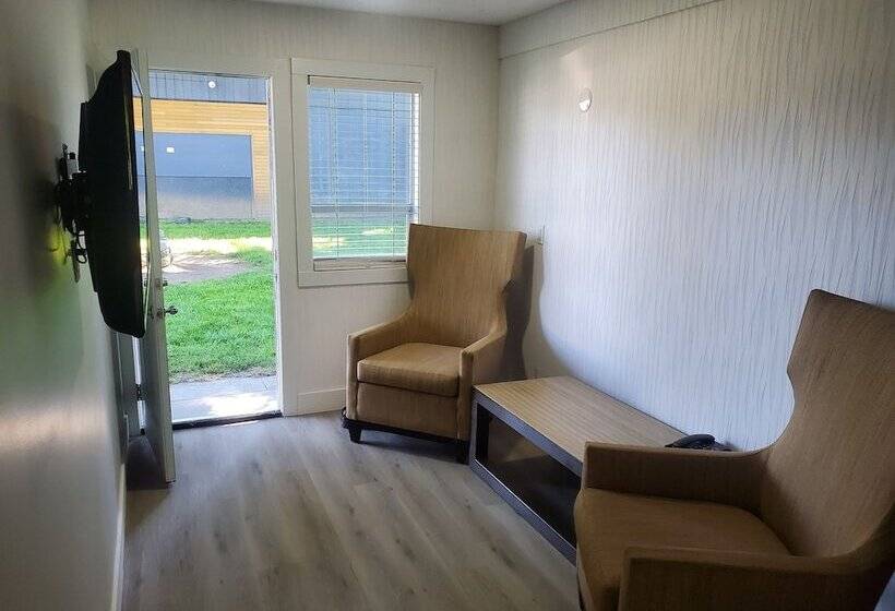 Номер Стандарт, Alpine Inn Abbotsford