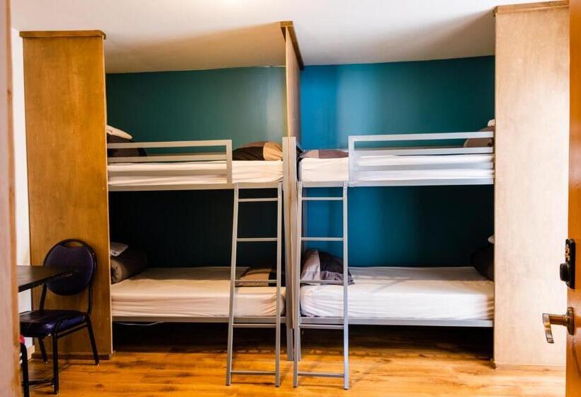 Кровать в Общей Комнате, Auberge De Jeunesse Le Camp De Base