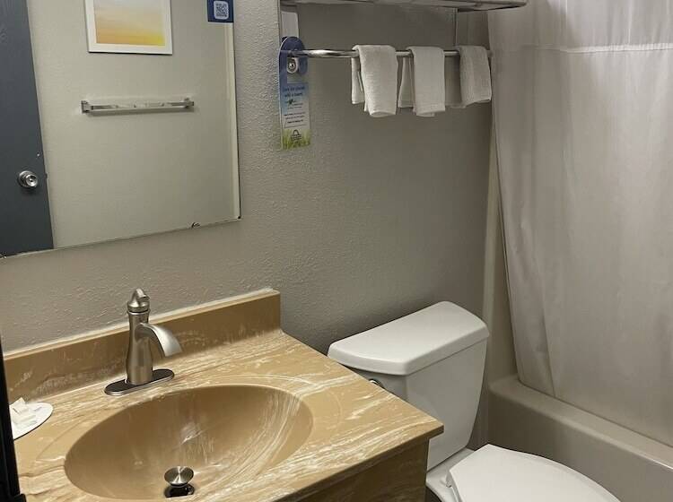 Люкс, Days Inn By Wyndham Warrensburg