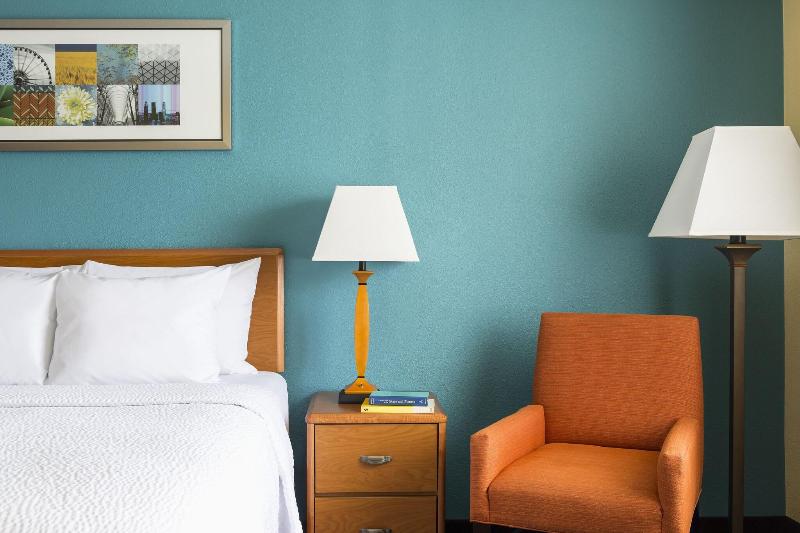 스탠다드 룸 킹사이즈 침대, Fairfield Inn Muncie