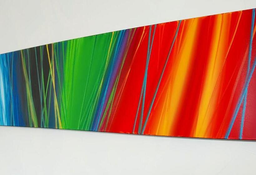 דירת חדר, Almond Court Motel