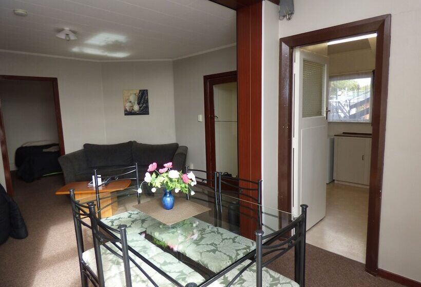 דירת חדר, Anchor Motel