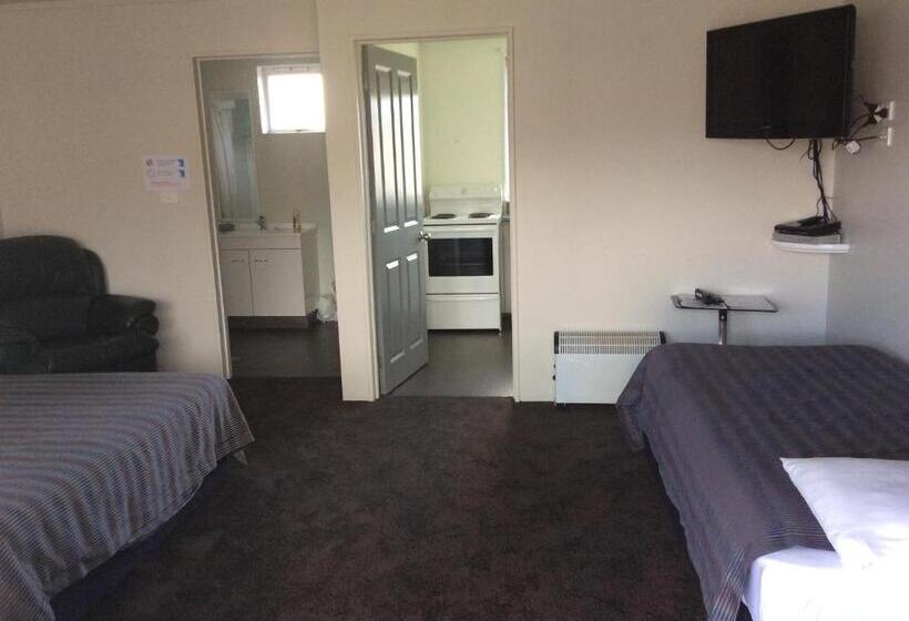 Студия Стандарт, Charlton Motel