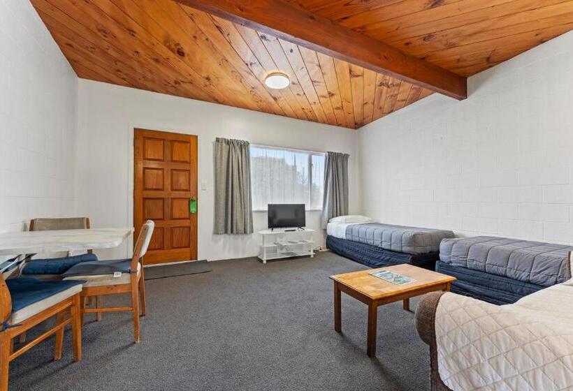 اتاق استاندارد, Coachman's Lodge Motel