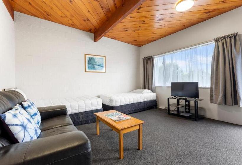 اتاق استاندارد, Coachman's Lodge Motel