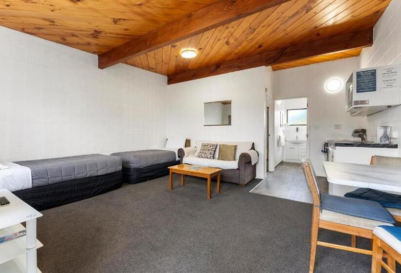 اتاق استاندارد, Coachman's Lodge Motel