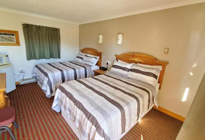 Номер Стандарт 2 Двуспальные Кровати, Knights Inn Colonial Fireside Inn