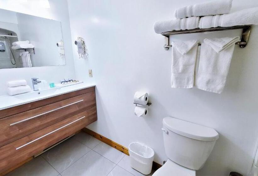 Люкс, Knights Inn Colonial Fireside Inn