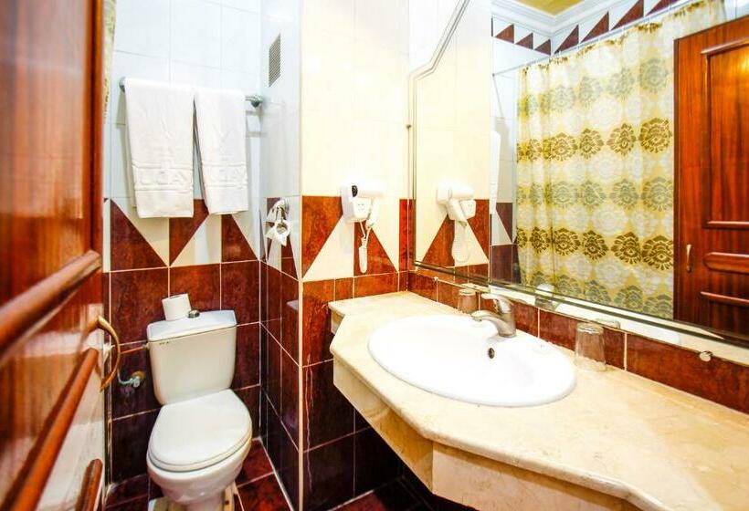 اتاق استاندارد سه نفره, Oudaya & Spa
