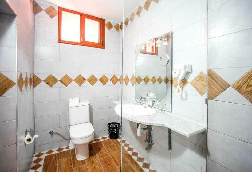 اتاق استاندارد سه نفره, Oudaya & Spa