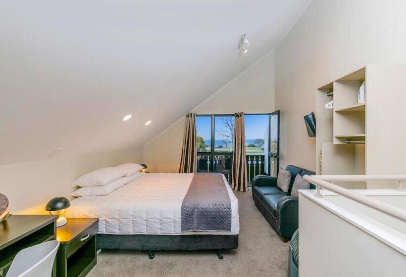 1 Bedroom Premium Apartment Lake View, Le Chalet Suisse Motel Taupo