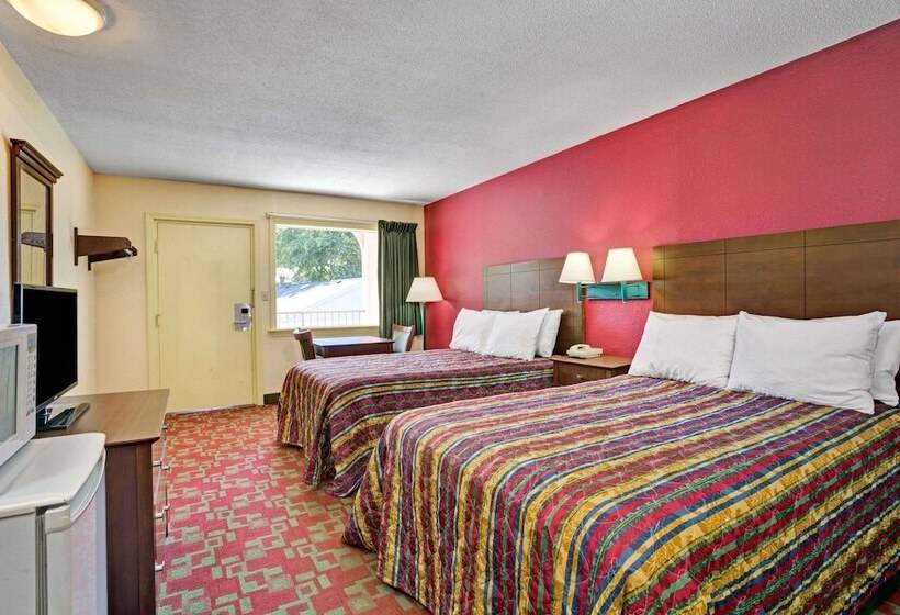 Номер Стандарт 2 Двуспальные Кровати, Days Inn By Wyndham Elizabeth City