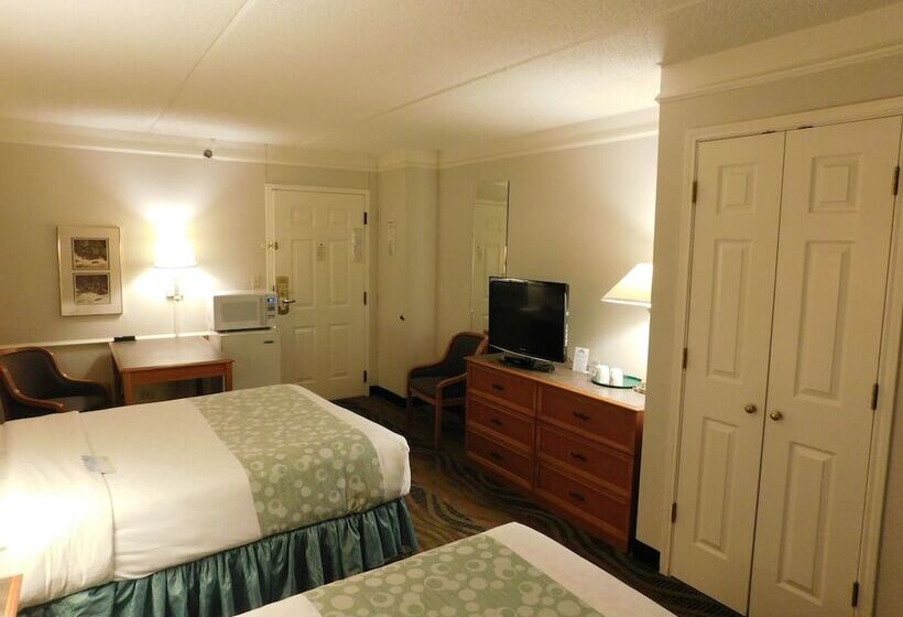 Habitación Estándar 2 Camas Matrimonio, Days Inn & Suites By Wyndham Arlington Heights