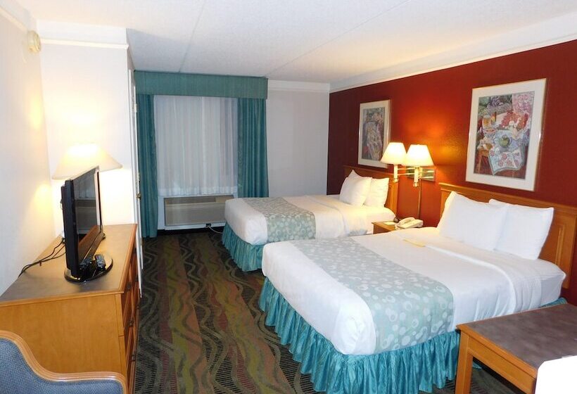 Habitación Estándar 2 Camas Matrimonio, Days Inn & Suites By Wyndham Arlington Heights