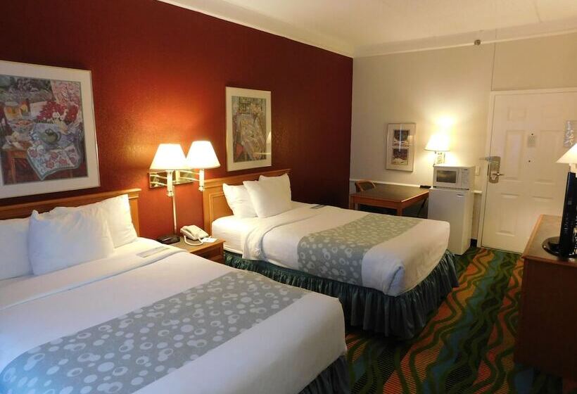 Habitación Estándar 2 Camas Matrimonio, Days Inn & Suites By Wyndham Arlington Heights