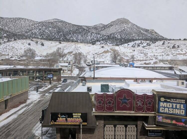Люкс, Nevada & Gambling Hall