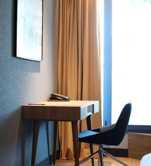 스탠다드 룸, Radisson Hotel Nice Airport