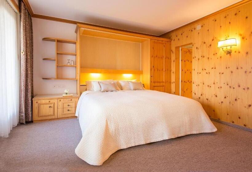 اتاق سوپریور با بالکن, Europa Suites St Moritz