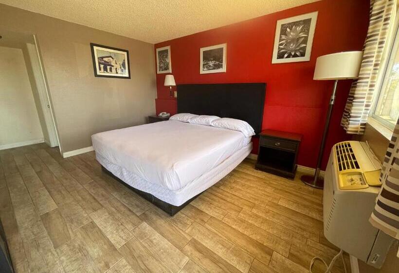 Стандартный Номер Кровать Кинг, Travelodge By Wyndham Imperial   El Centro