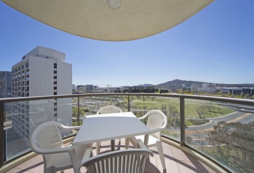 침실 3개 아파트, Breakfree Capital Tower Apartments